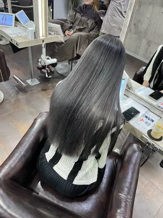 ロング スワイプするのちょっ と待った艶髪/透明感のヘアスタイル