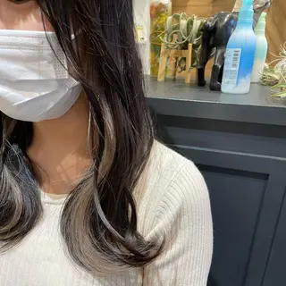 ロング カラー 細沼 葵のヘアスタイル