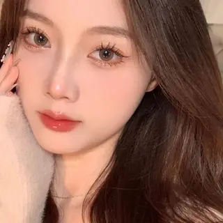 マツエク・マツパ ブリーチなしカラー ダブルカラーエクステのヘアスタイル