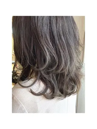 ミディアム カラー タカノ アツコのヘアスタイル