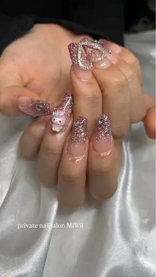 ネイル 𝐧𝐚𝐢𝐥 𝐌𝐢𝐖𝐢𝐢のネイルデザイン