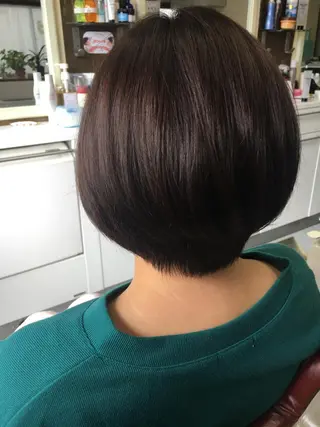 ショート カラー ストウ ナナエのヘアスタイル