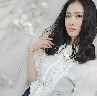 ミディアム カラー ヘアアレンジ See by merのマツエク・マツパデザイン