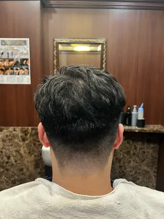 ショート ヒロ銀座バーバーショップ丸の内所属・秋山 琳太のヘアスタイル