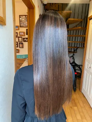 ロング 青山 airaのヘアスタイル