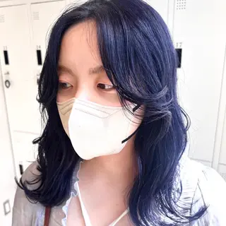 ミディアム カラー デザインカラー/パー マ🦖外岡咲希🦖のヘアスタイル