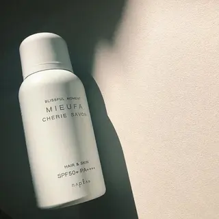 RINA🧤 デザインとボブのヘアスタイル