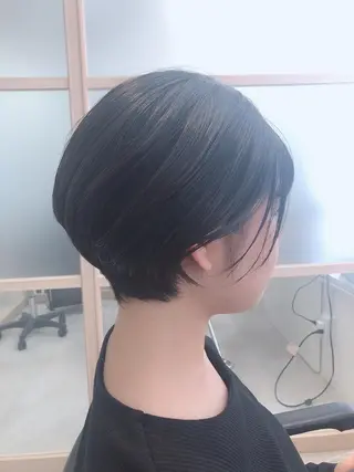 ショート 透明感カラー 山中のヘアスタイル