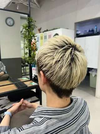 メンズ 🌼ブリーチ特化 カラー職人こまち🌼のヘアスタイル