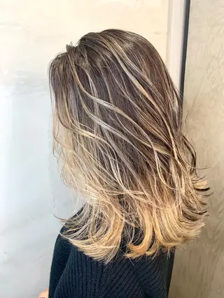 セミロング 佐藤/本物志向の 髪質改善サロンのヘアスタイル