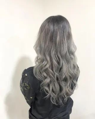 ロング ヤマグチ ヒカルのヘアスタイル