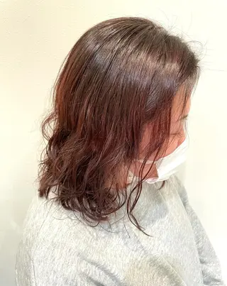 カラー 新谷 玲日のヘアスタイル