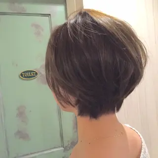 カラー 嶋村夏実🌼レイヤー 🌸白髪ぼかしのヘアスタイル