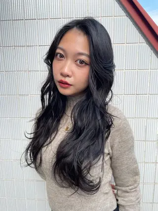 ロング カラー パーマ ヘアアレンジ HIROTO ・のヘアスタイル