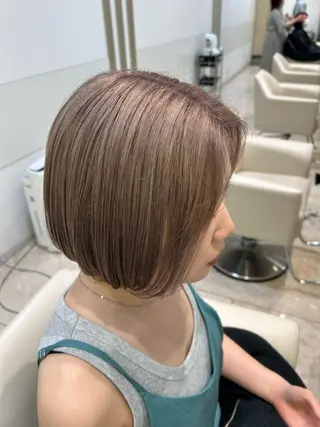 ショート デザインカラー🕊 石井萌のヘアスタイル