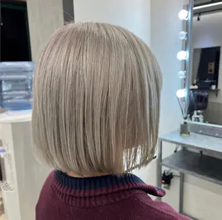 ショート noa 寒色系カラーブリーチのヘアスタイル