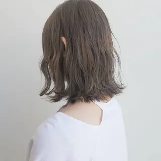 ミディアム カラー iplus✴ まつげ、眉毛、耳つぼのマツエク・マツパデザイン