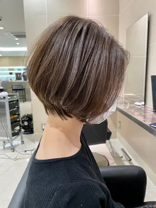 ショート カラー CLALA HIROSHIMA所属・CLALA HIROSHIMAのヘアスタイル