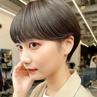 ショート カラー レイヤー/ショート透 明感カラー/西田祐賀のヘアスタイル