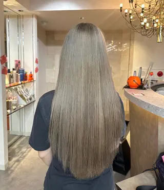 ロング カラー 韓国/レイヤー/ 透明感🩶ひかる🩶のヘアスタイル