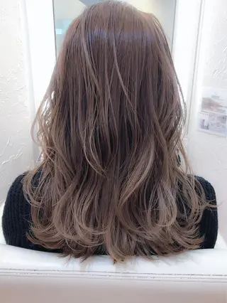 セミロング レイヤー/ショート カット/服部タカノリのヘアスタイル