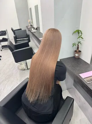 ロング レイヤー・ブリーチ kiyotoshiのヘアスタイル