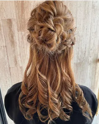 ロング ヘアアレンジ 岡村 真子のヘアスタイル