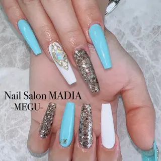 ネイル MADIA藤沢所属・MADIA MEGUのネイルデザイン