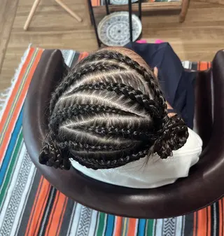 ヘアアレンジ キッズ un par un アンパルアン所属・un par unの眉毛・アイブロウイメージ