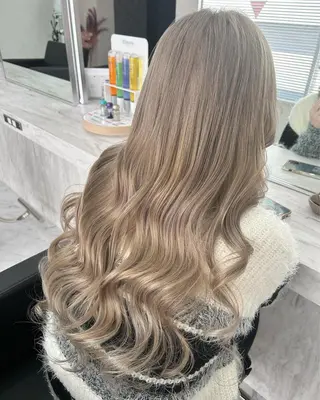 ロング カラー ハイトーン/韓国風 🤍Nacchi🐈のマツエク・マツパデザイン