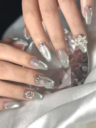 ネイル ルシイ🎀新宿長さ 出しパーツ専門店のネイルデザイン