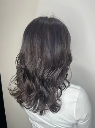 ミディアム カラー ヘアアレンジ ハイトーンカラー 🦋yuri🦋のヘアスタイル