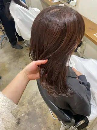 ミディアム カラー MIOベージュカラー 柔らかいカラーのヘアスタイル