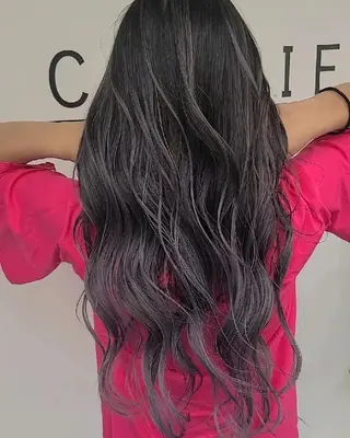 ロング カラー cherie所属・バレイヤージュ/ ハイライト/大内格のヘアスタイル