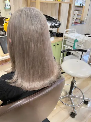 ミディアム カラー 🌈派手髪ハイトーン 🌈鈴木亮太🌈のヘアスタイル