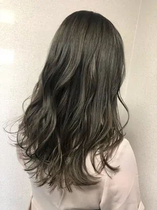 セミロング カラー 大久保 真希のヘアスタイル