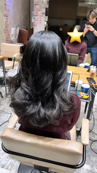 ロング 顔まわりカット 前髪カット安井楽人のヘアスタイル