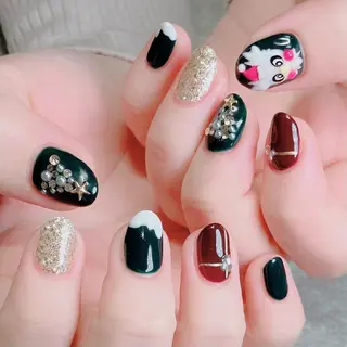 ネイル haleyume所属・shino🌟 痛ネイルのネイルデザイン