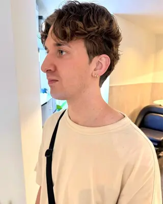 パーマ メンズ RAIMA ハイトーン/ベージュのヘアスタイル