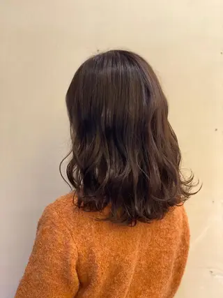 セミロング カラー 長谷川 華奈子のヘアスタイル