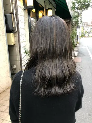 セミロング 國次 夕貴のヘアスタイル