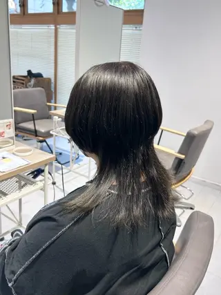 セミロング ウルフレイヤー🐺 ヒナ🩶のヘアスタイル
