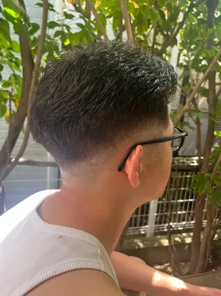 メンズ YUJIN 似合わせカラーのヘアスタイル