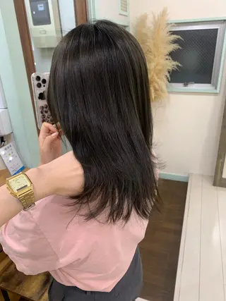 セミロング カラー riho🪻暗髪/ 色持ちがいいカラーのヘアスタイル