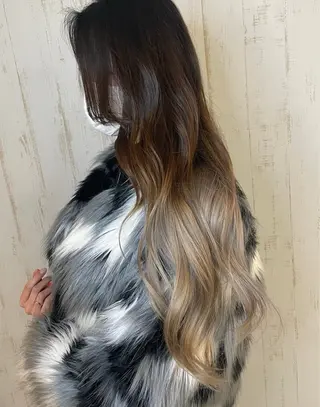 ロング カラー ✨推し活カラー💜 MISAKIのヘアスタイル