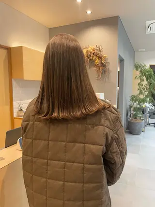 セミロング LORO.hairmake&spa所属・山﨑 ひよりのヘアスタイル