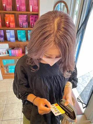 カラー 栗林 茉那のヘアスタイル