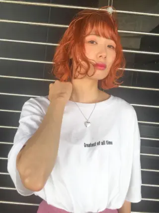 ミディアム カラー ホワイト&レイヤーカ ットエクステ長畠俊輔のヘアスタイル