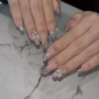 ネイル NEO Beauty Salon所属・𝐍𝐄𝐎 𝐉𝐔𝐑𝐈のネイルデザイン