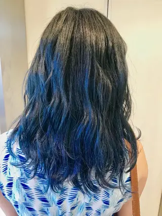 セミロング カラー 島袋 ナオユキのヘアスタイル